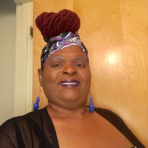 Meet your Posher, Yolanda